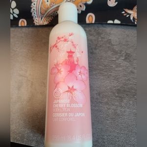 The Body Shop Japanese Cherry Blossom 8.4fl oz